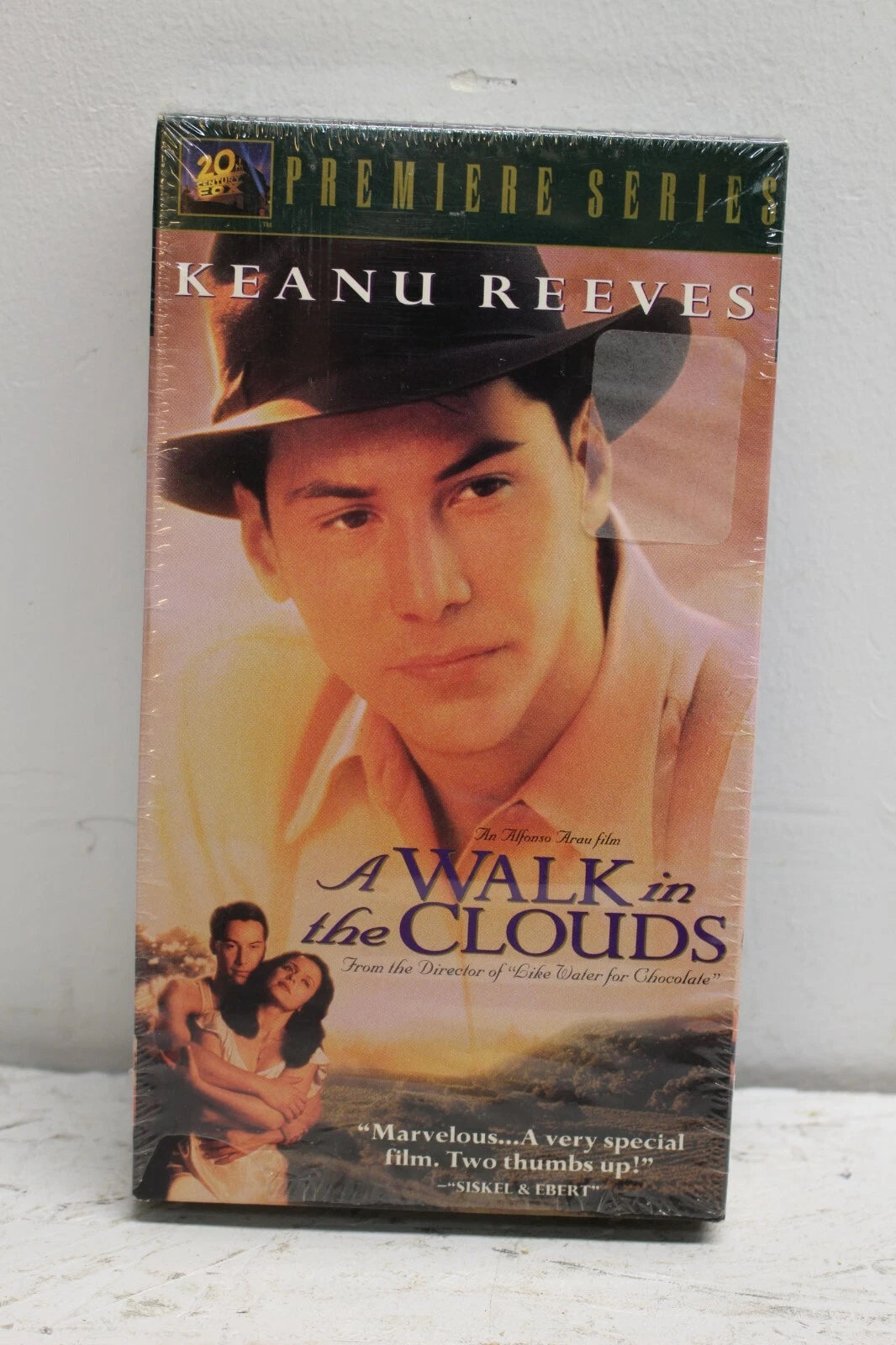 A Walk in the Clouds - VHS